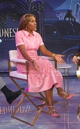 Robin's pink studded heel pumps on Good Morning America