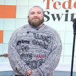 Teddy Swims’ gray cardigan on Today