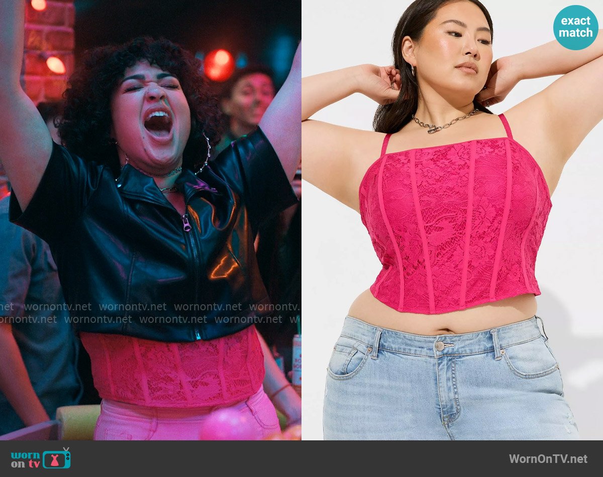 Torrid Lace Corset Crop Top in Pink Peacock worn by Lila Flores (Ilia Isorelýs Paulino) on The Sex Lives of College Girls