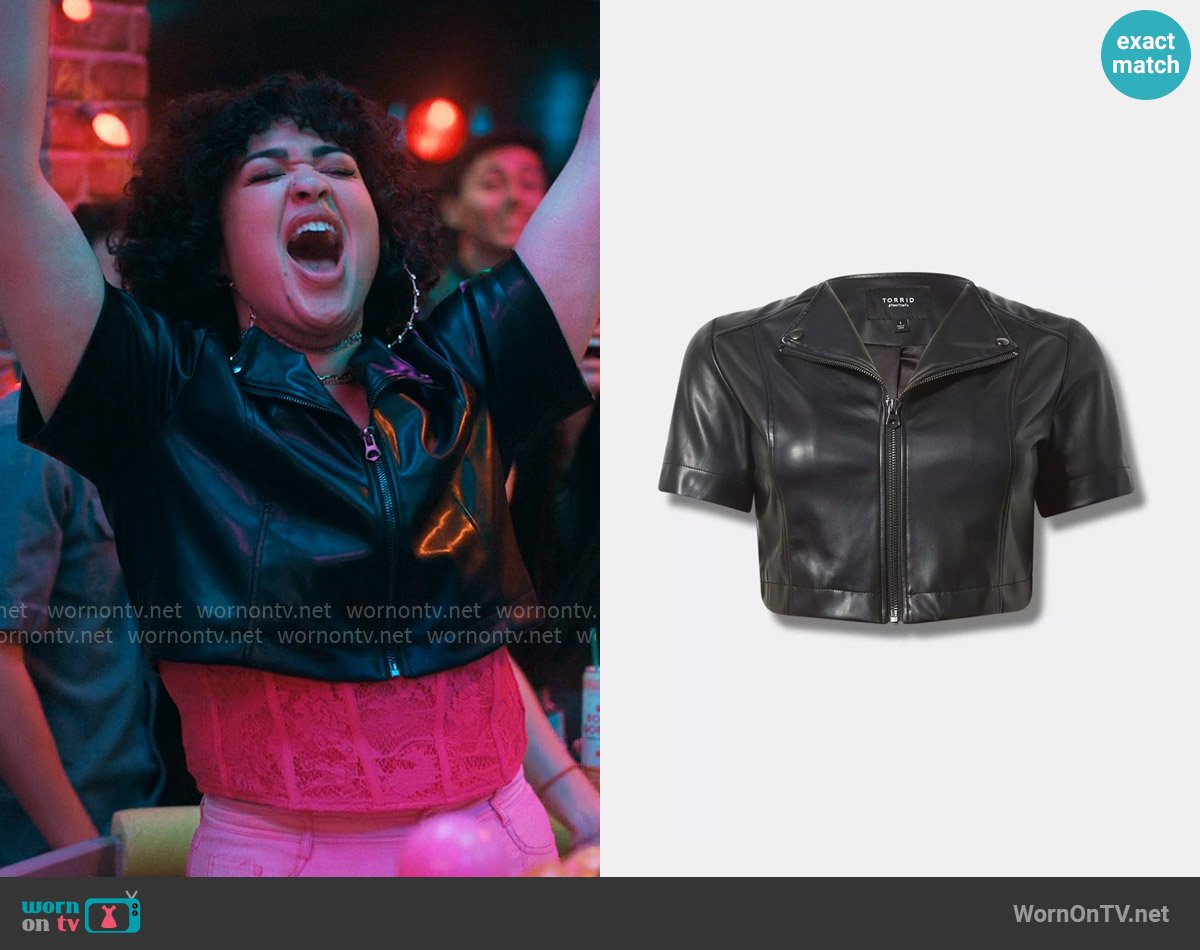 Torrid Faux Leather Short Sleeve Cropped Moto Jacket worn by Lila Flores (Ilia Isorelýs Paulino) on The Sex Lives of College Girls