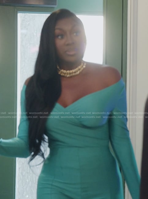 Wendy’s light blue off shoulder top and leggings on The Real Housewives of Potomac