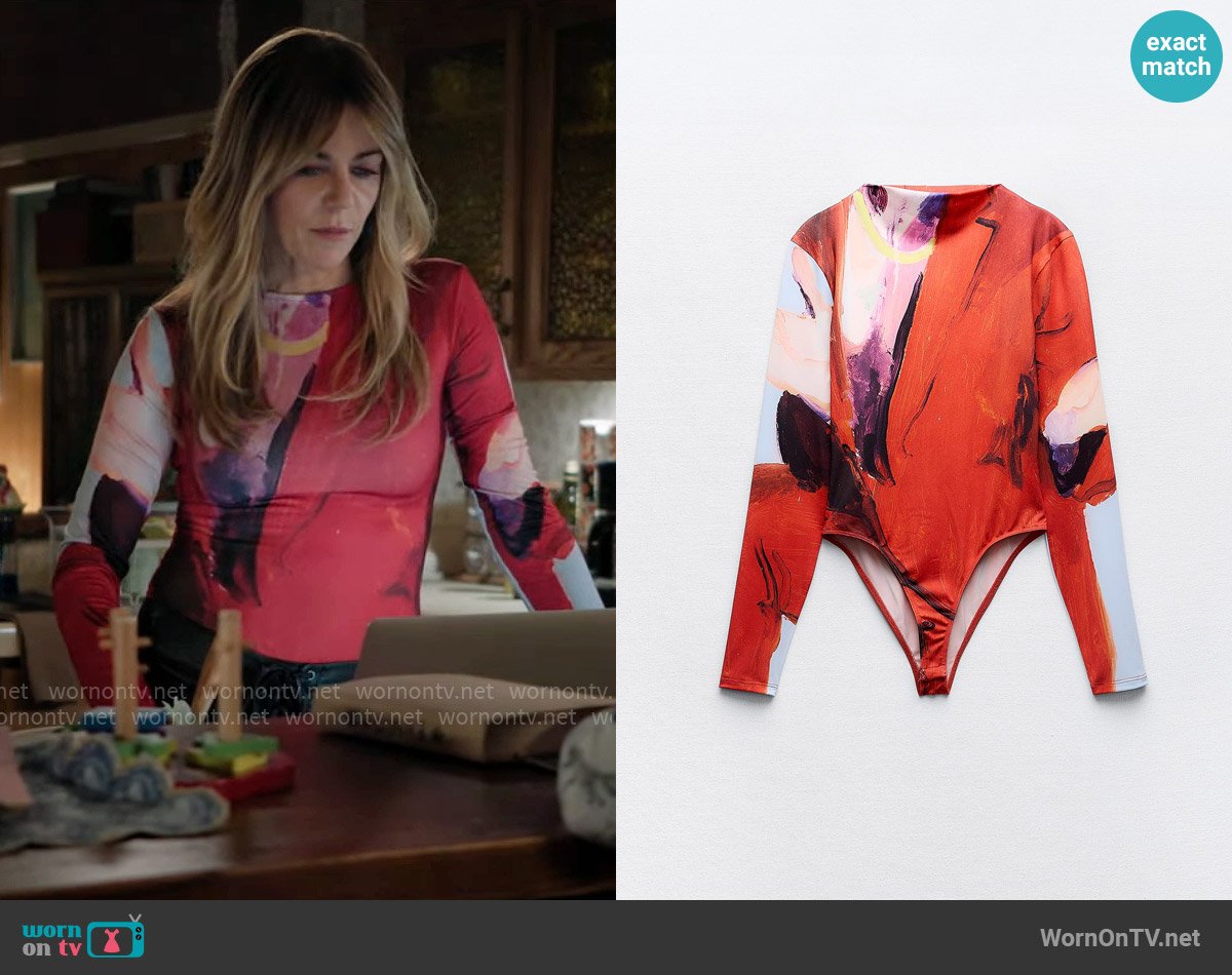 Zara  Xevi Sola Print Bodysuit worn by Morgan Gillory (Kaitlin Olson) on High Potential