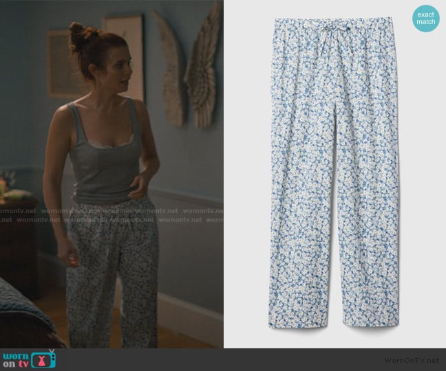 Gap Poplin PJ Pants worn by Maddie Townsend (JoAnna Garcia Swisher) on Sweet Magnolias