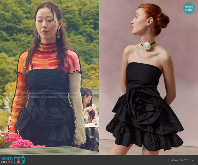 Kimchi Blue Illiana Strapless Rosette Mini Dress worn by Yuri Han (Gia Kim) on XO Kitty