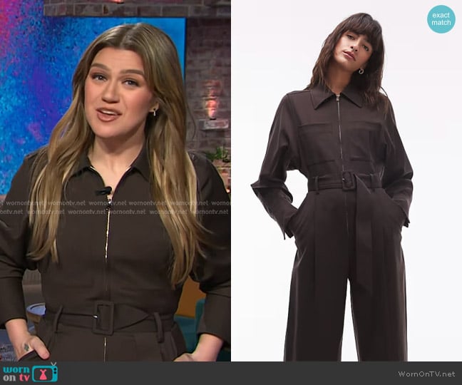 Kelly’s brown belted jumpsuit on The Kelly Clarkson Show