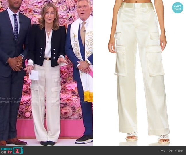 Frame Relaxed Straight Cargo worn by Lara Spencer on Good Morning America