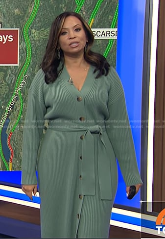 Adelle's green ribbed cardigan dress on Today