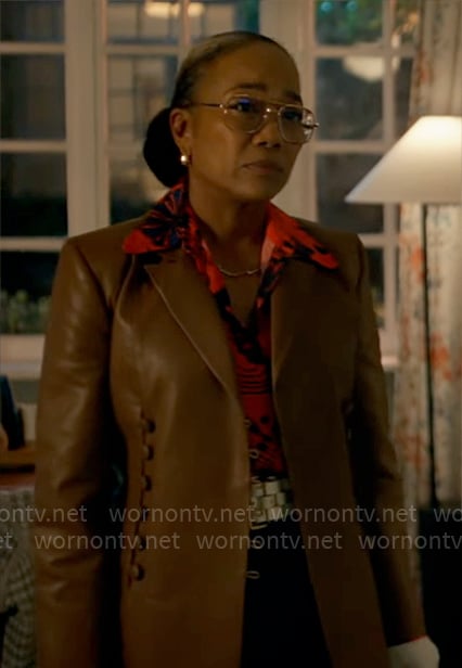 Amanda’s long brown leather blazer on Will Trent