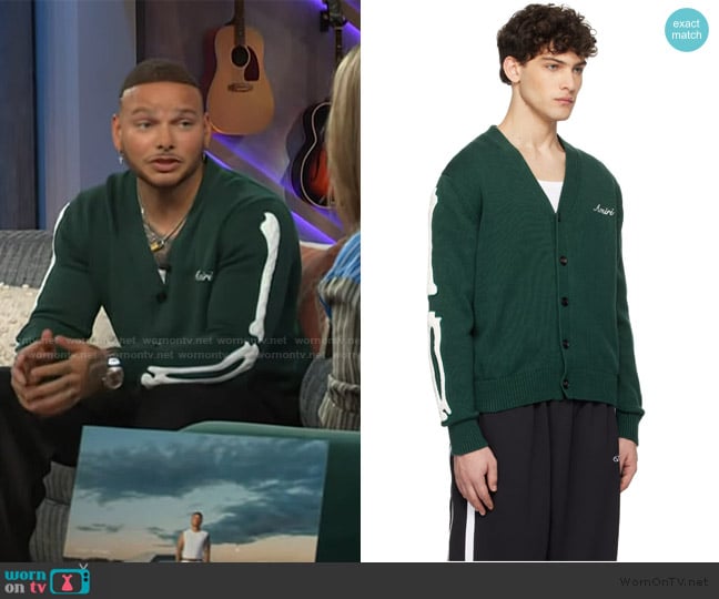 Kane Brown’s green cardigan on The Kelly Clarkson Show