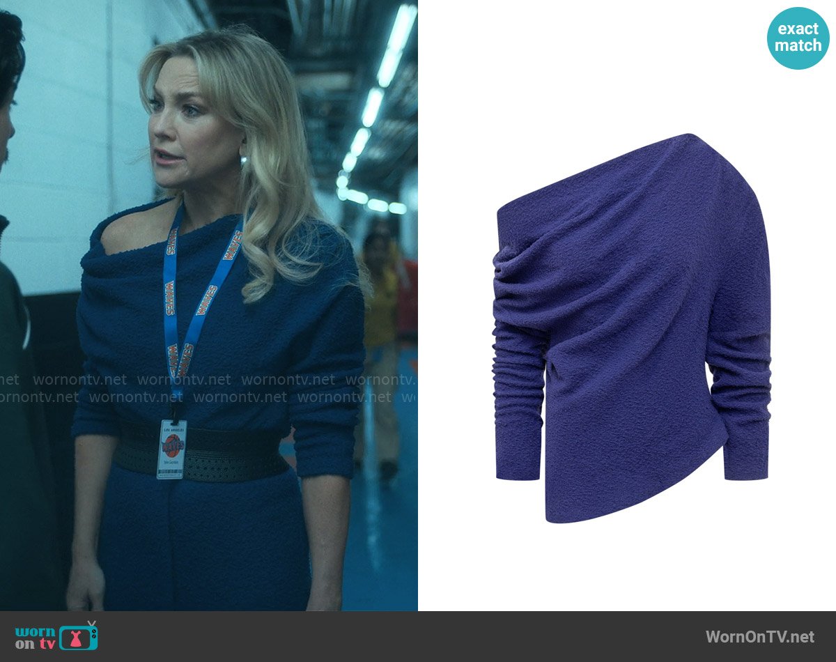 A.W.A.K.E. Mode Long Sleeve Top worn by Isla Gordon (Kate Hudson) on Running Point