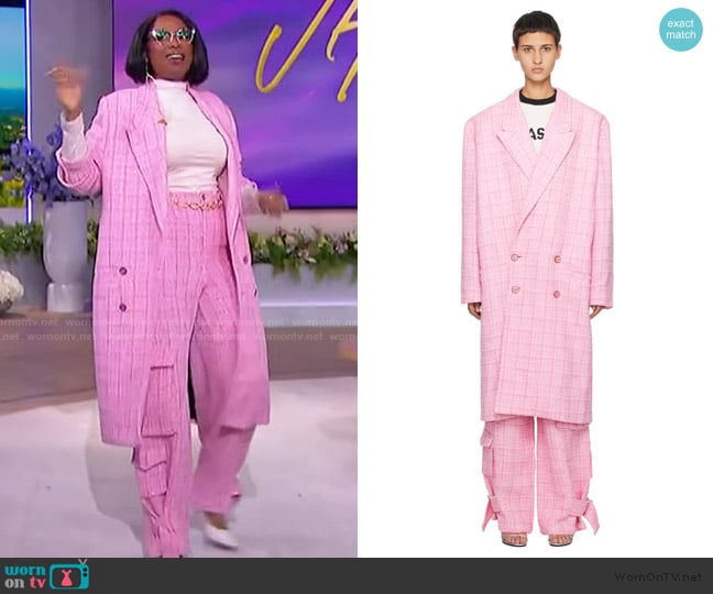 Jennifer’s pink tweed coat on The Jennifer Hudson Show