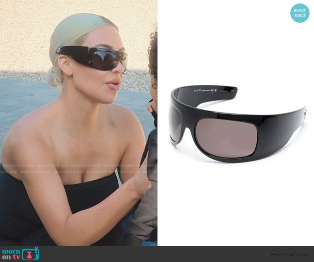 Kim’s black sunglasses on The Kardashians