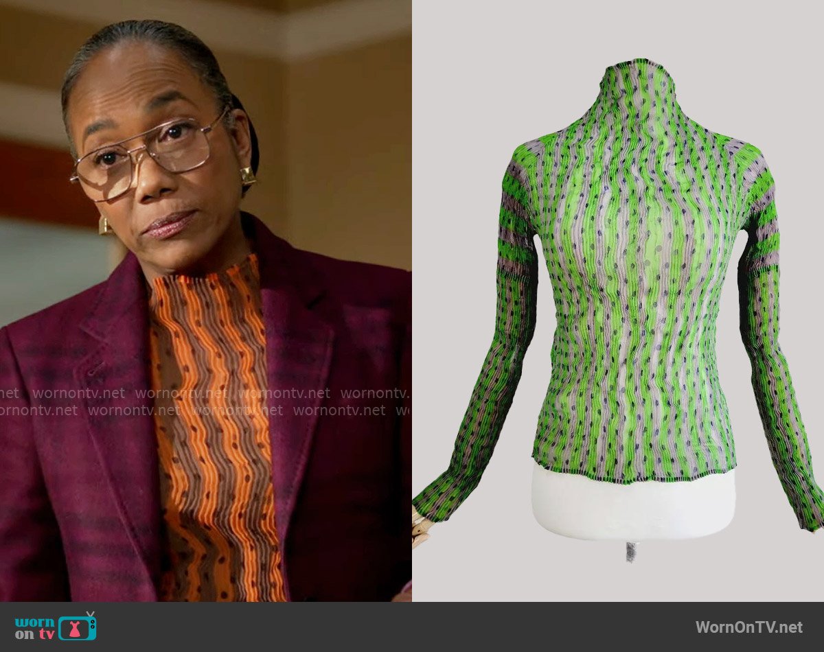 Issey Miyake Fett Top worn by Amanda Wagner (Sonja Sohn) on Will Trent