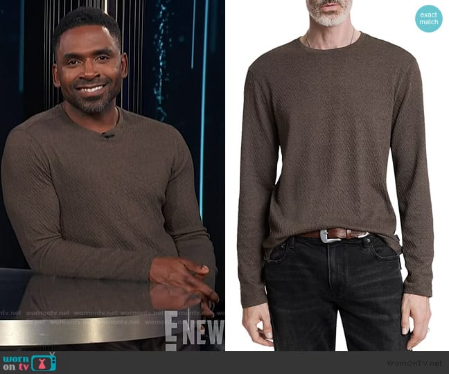 John Varvatos Karl Regular Fit Crinkled Texture Long Sleeve Tee worn by Justin Sylvester on E! News