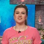 Kit’s pink Beach Boy’s graphic tee on The Kelly Clarkson Show