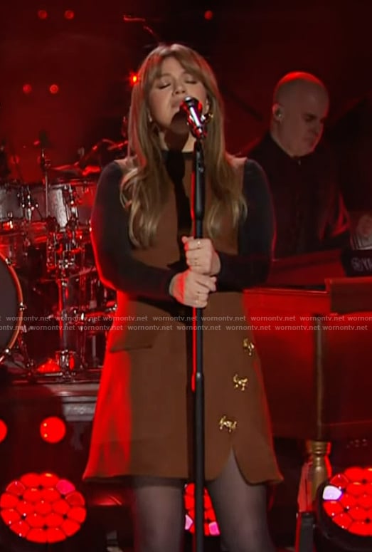 Kelly's brown split mini dress on The Kelly Clarkson Show