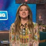 Kelly’s tarot card print blouse on The Kelly Clarkson Show