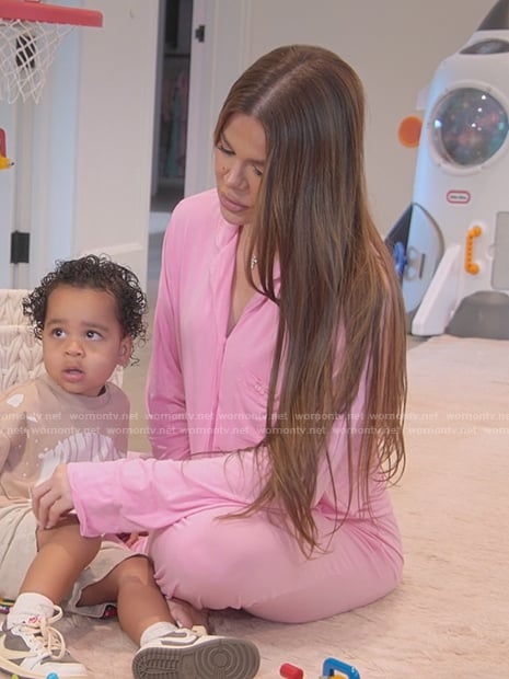 Khloe’s pink pajamas on The Kardashians