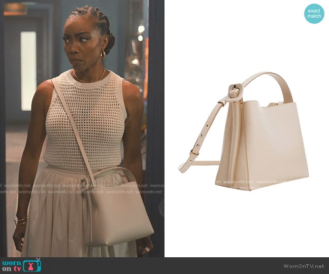 Mango Buckle Detail Shopper Bag worn by Helen Decatur (Heather Headley) on Sweet Magnolias