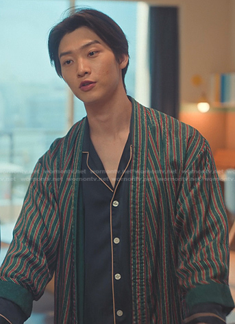 Min Ho’s green striped robe on XO Kitty