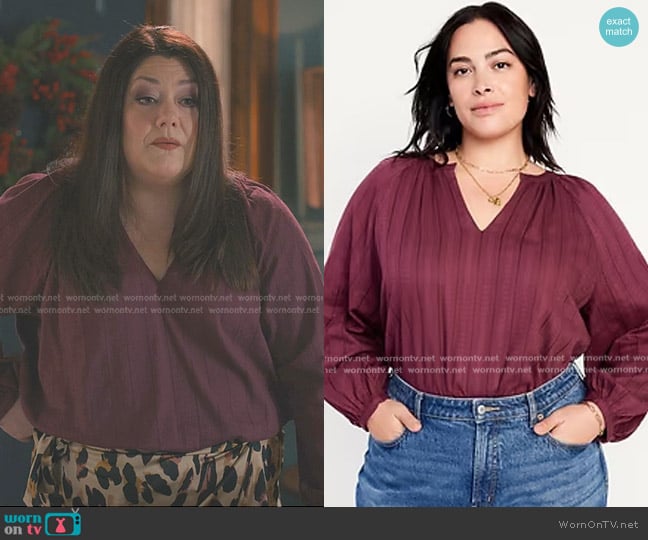 Old Navy Textured Dobby Top in dark mauve worn by Dana Sue Sullivan (Brooke Elliott) on Sweet Magnolias