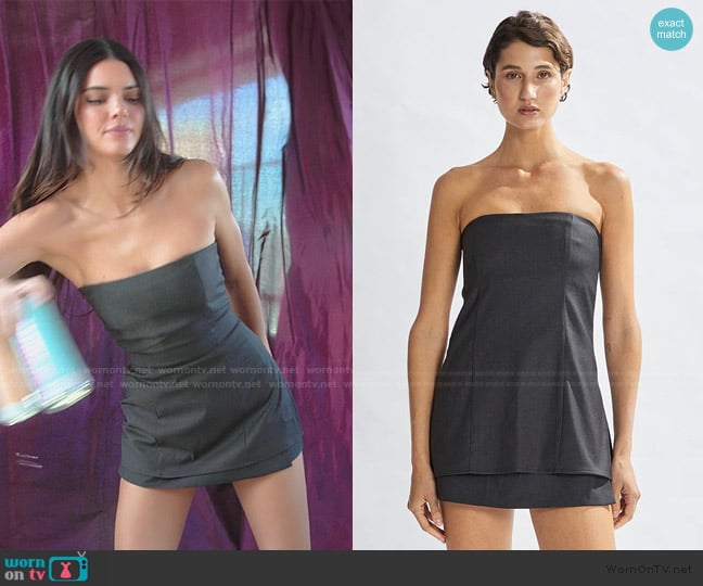 Kendall’s black mini skirt on The Kardashians