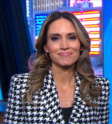 Rhiannon's houndstooth blazer on Good Morning America