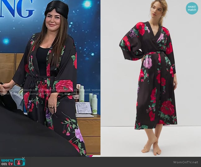 Bobbie’s black floral robe on Today