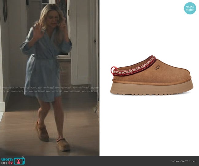 Ugg Tazz Platform Slipper in Chestnut worn by Isla Gordon (Kate Hudson) on Running Point