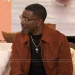 Lil Rel Howery’s brown suede jacket on The Drew Barrymore Show