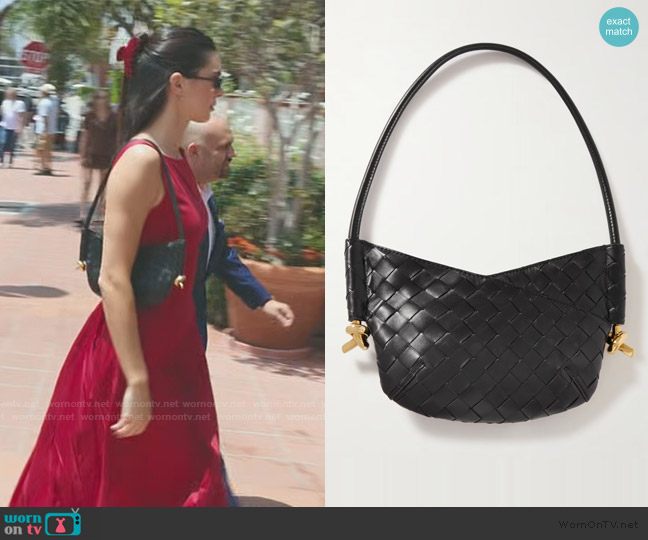 Kendall’s black leather bag on The Kardashians