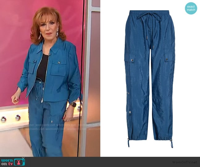 Joy’s blue cargo pants on Sherri