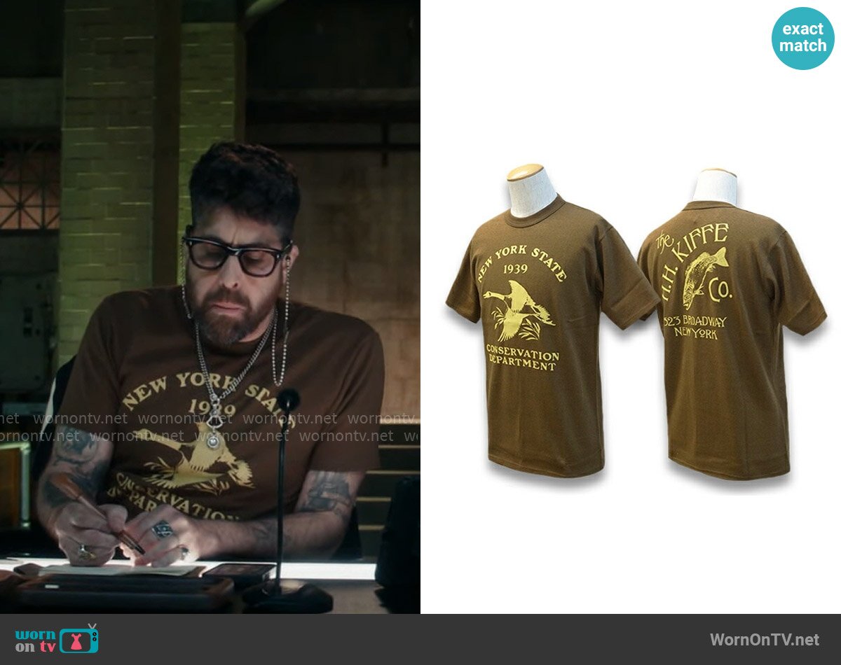 Free Wheelers 1939 The H.H.KIFFE Co. T-shirt worn by Harry Keshegian (Adam Goldberg) on The Equalizer