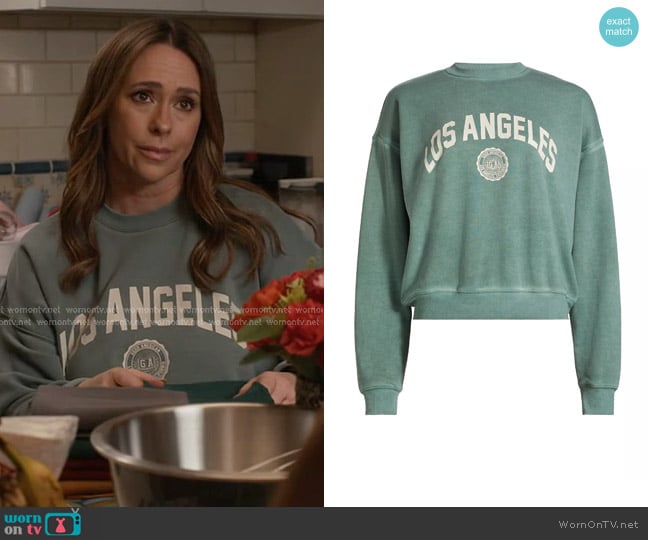 Maddie’s green print sweatshirt on 9-1-1