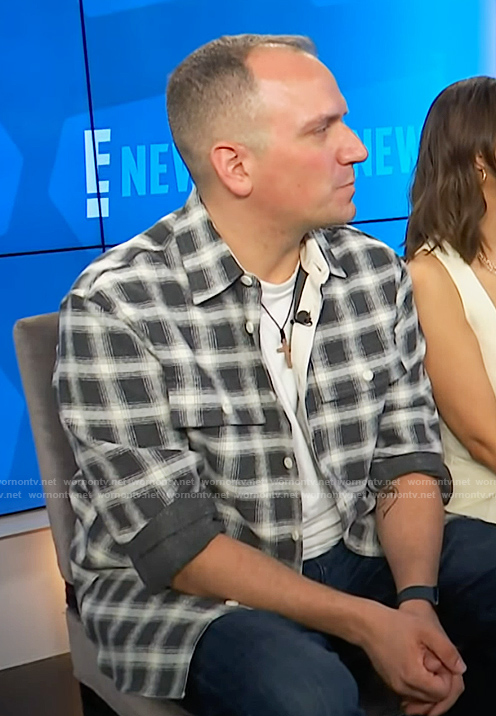 Ken Urker’s check print shirt on E! News