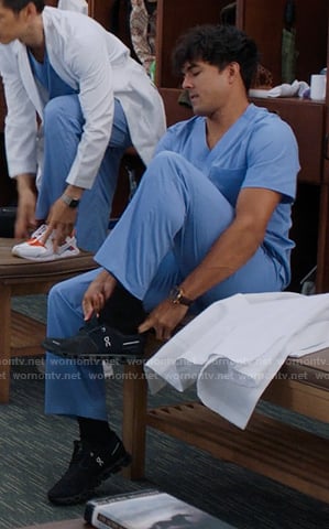 Lucas's black sneakers on Greys Anatomy