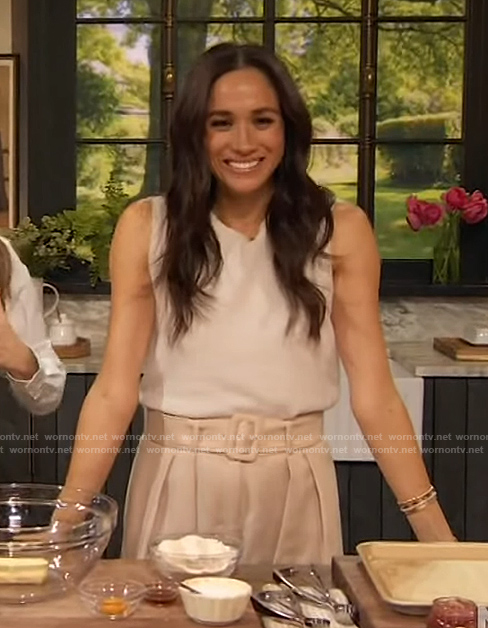 Meghan Markle’s sweater vest and pants on The Drew Barrymore Show