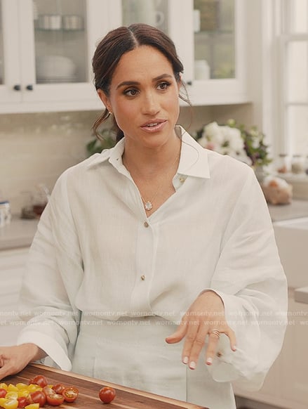 Meghan's mint puff sleeve linen top and shorts on With Love Meghan