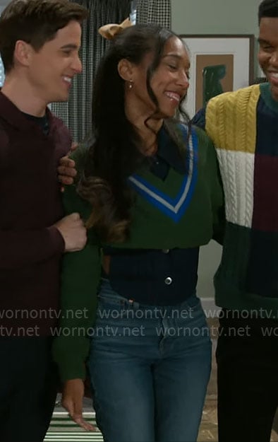 Samantha's green cropped v-neck sweater on Beyond the Gates