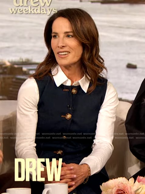 Dr. Sarah de la Torre’s navy vest on The Drew Barrymore Show