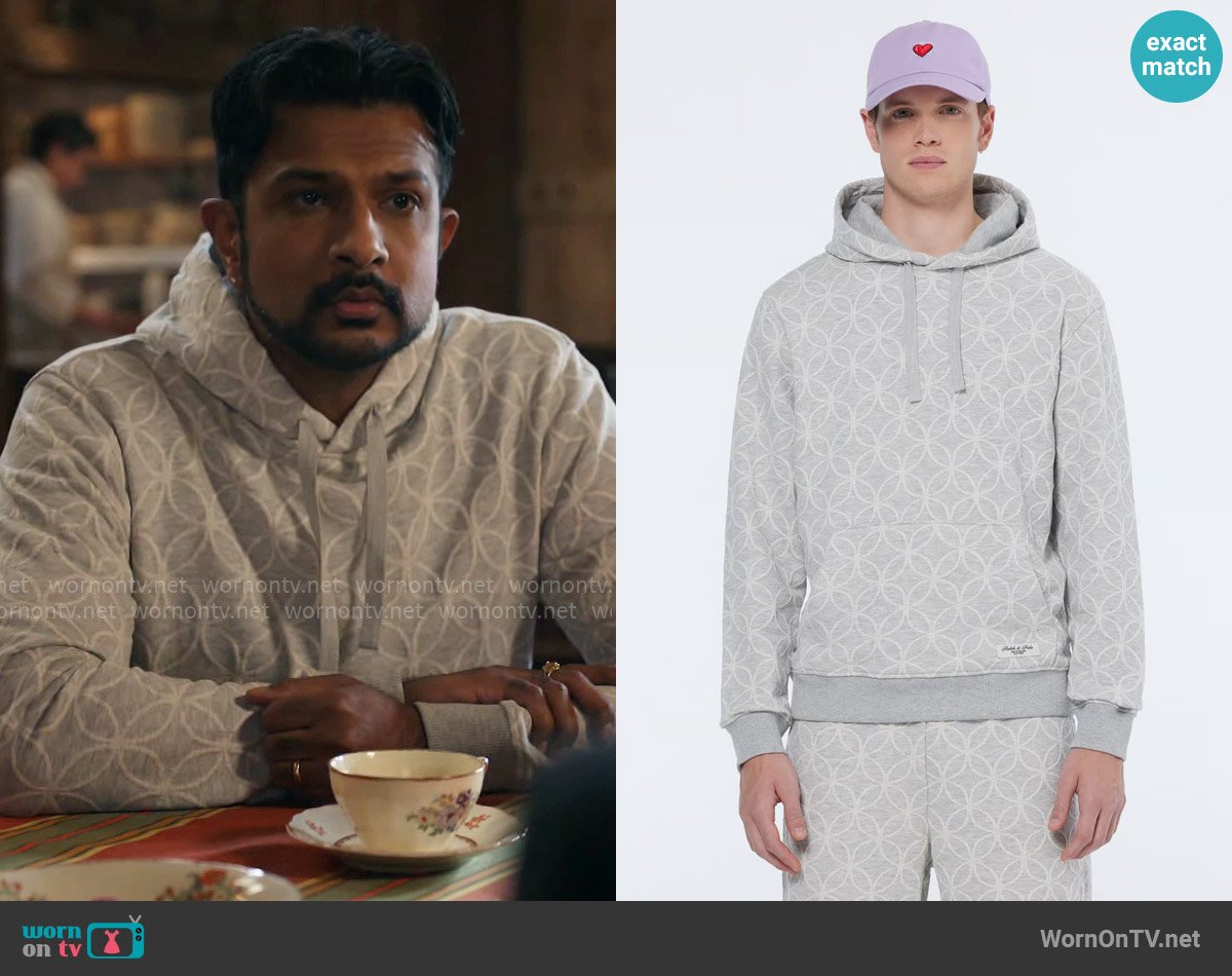 Jay’s grey geometric print hoodie on Ghosts