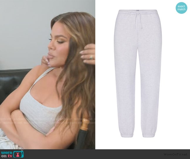 Khloe’s gray joggers on The Kardashians