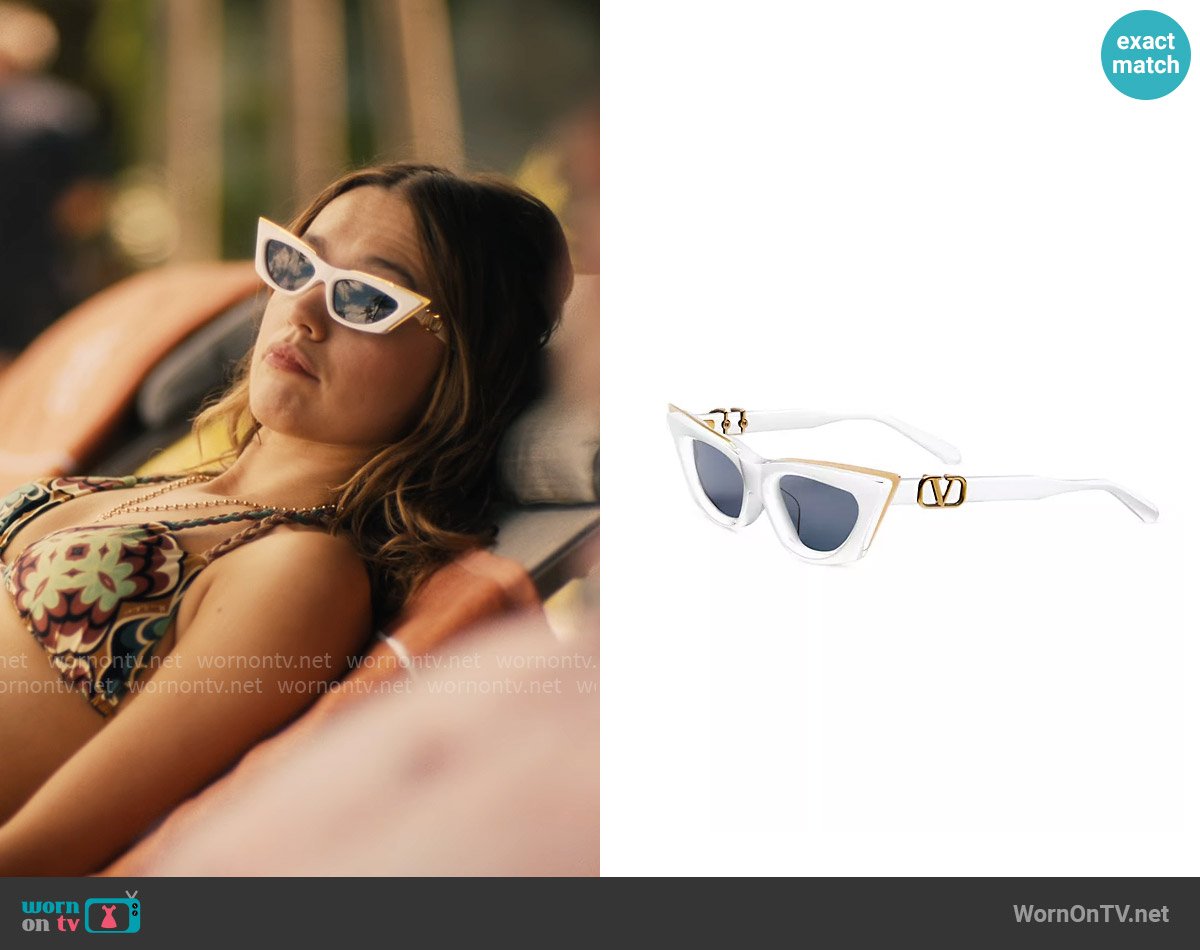 Chelsea’s white sunglasses on The White Lotus