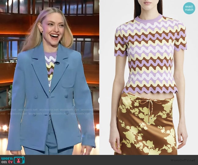 Amanda Seyfried’s swirl print top on The Kelly Clarkson Show