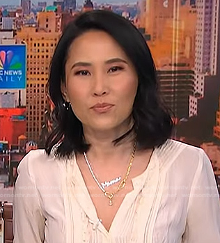 Vicky’s gold pearl necklace on NBC News Daily