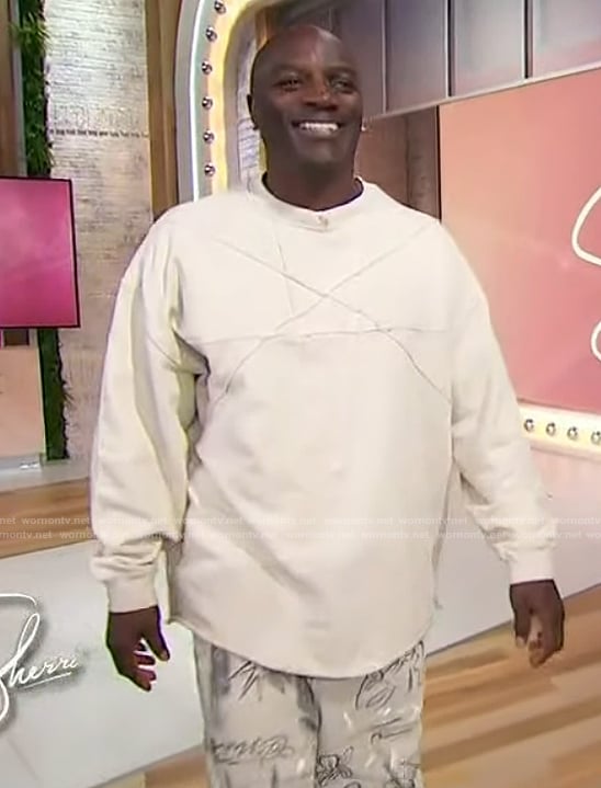 Akon's stitch detail sweatshirt on Sherri