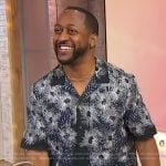Jaleel White’s navy printed shirt on Sherri