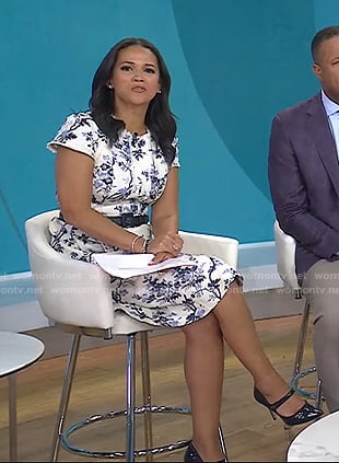 Laura's navy heel pumps on Today