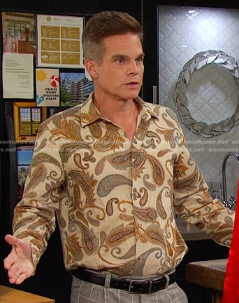 Leo’s beige paisley print shirt on Days of our Lives