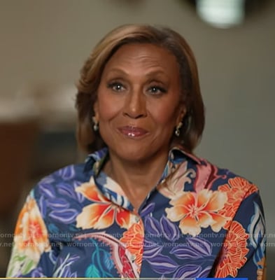 Robin’s blue floral print shirt on Good Morning America